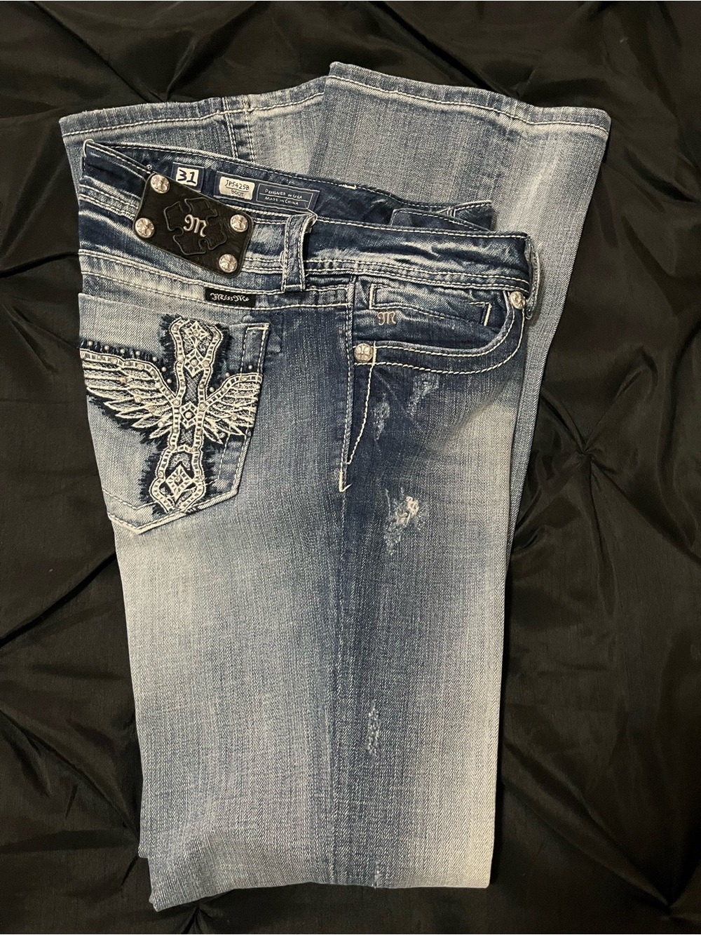 Miss Me Women's Faded Blue Boot Cut Jeans with Embroidered Wing Pocket 33 inseam